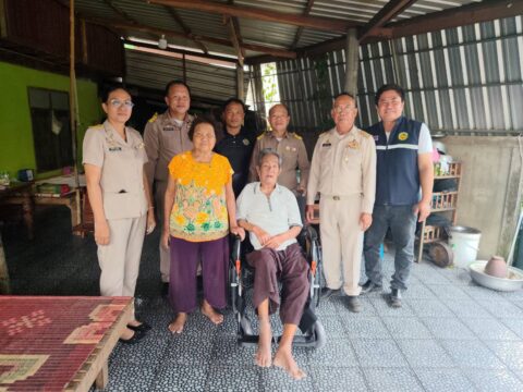 ส่งมอบอุปกรณ์ช่วยเหลือคนพิการประเภทรถเข็นนั่ง